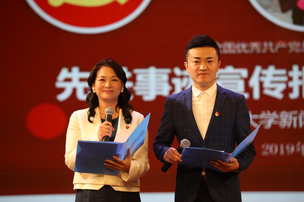 说明: http://cms.gxu.edu.cn:8080/_vsl/E3F0BEEE77CF9792202DDBC0A5E825A1/2C6CC4E5/121EAF