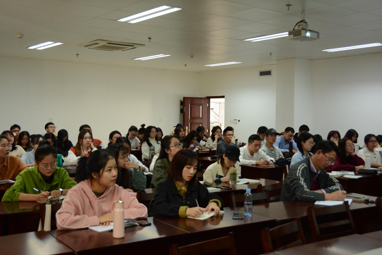 说明: 与会同学