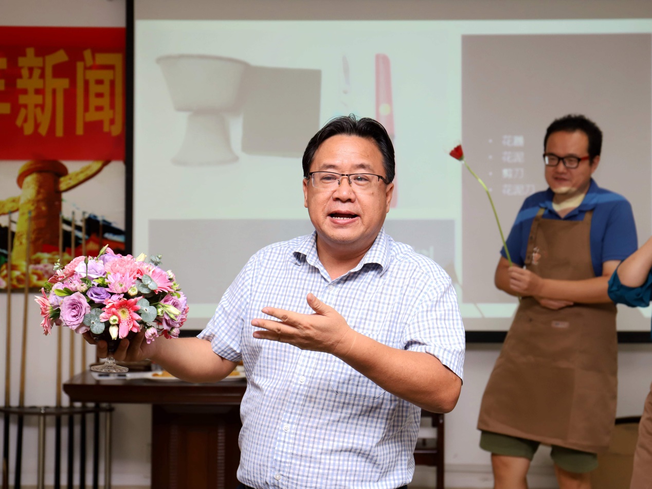 说明: D:\工会\3.8+9.10主题\3.jpg